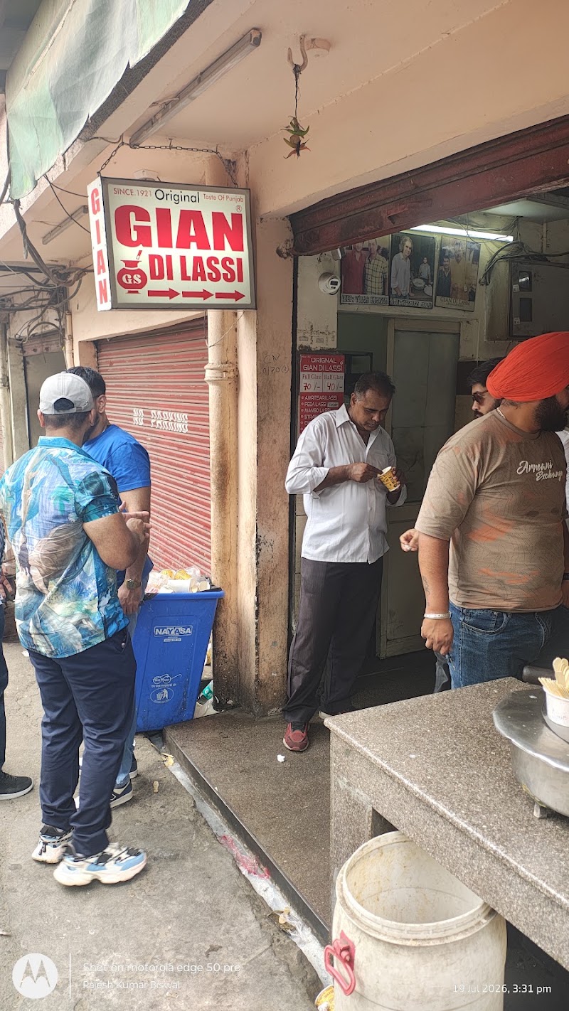 Giani Punjabi Lassi - Giani Punjabi Lassi, Golden Temple Out Road, JVHF+QG9, Gagar Mal Rd, opp. regent cinema, Chowk Regent Cinema, Katra Sher Singh, Katra Ahluwalia, Amritsar, Punjab 143006, India