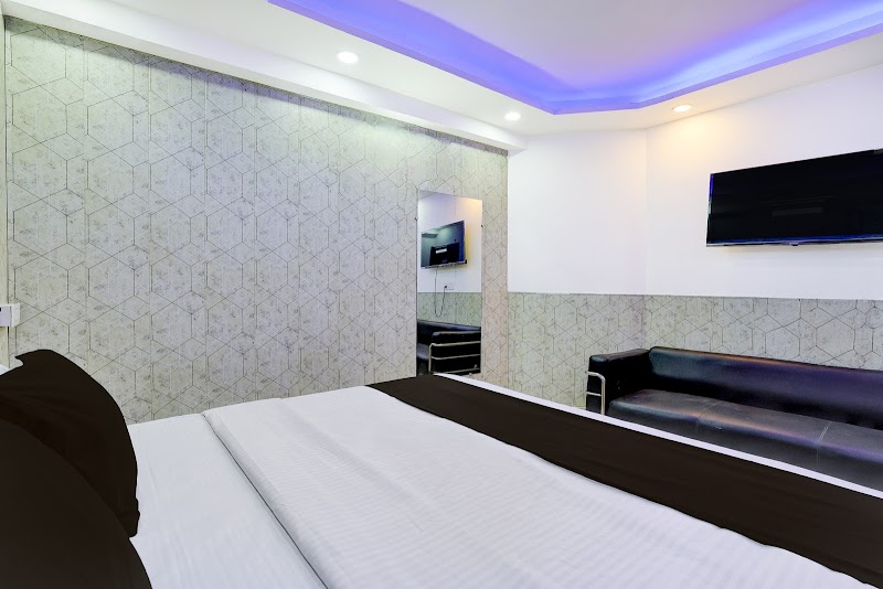 Hotel O Akki Residency - Hotel O Akki Residency MS Yadav Tower, B-121, near HDFC Bank, Sector 63 A, Noida, Chotpur, Uttar Pradesh 201307, India