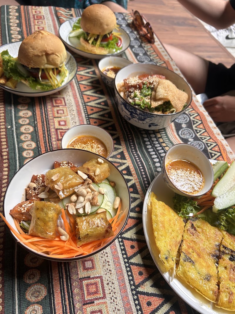 Chickpea Eatery: Mom's Kitchen - Da Nang Vegan & Vegetarian Restaurant - Chickpea Eatery: Mom's Kitchen - Da Nang Vegan & Vegetarian Restaurant 73-12 Trương Định, Sơn Trà, Đà Nẵng 550000, Vietnam