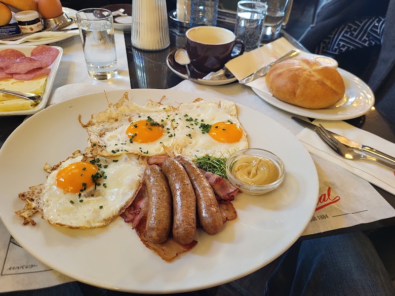 Café Central - Café Central Gilmstraße 5, 6020 Innsbruck, Austria