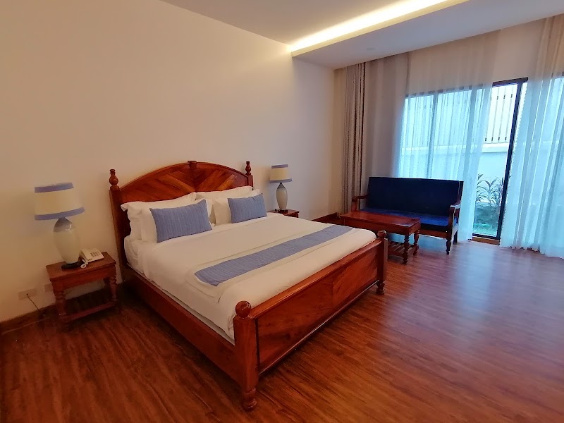 Angthong Hotel - Angthong Hotel, V4FH+34W, Lao-Thai Friendship Road, Luang Prabang, Laos