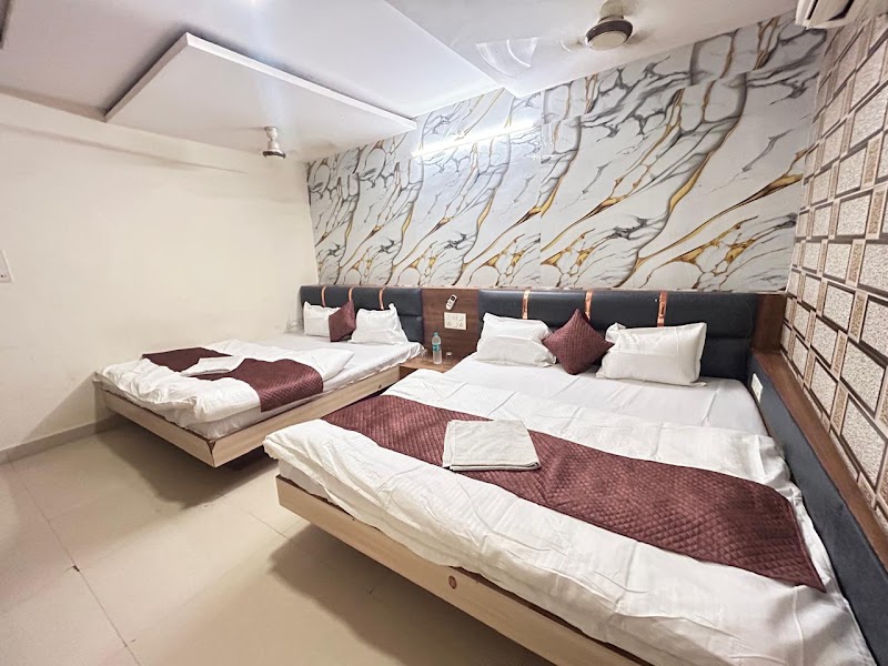 hotel mahakal ashray - hotel mahakal ashray, 134, opp. Mahakal Mandir, Kot Mohalla, Jaisinghpura, Ujjain, Madhya Pradesh 456006, India