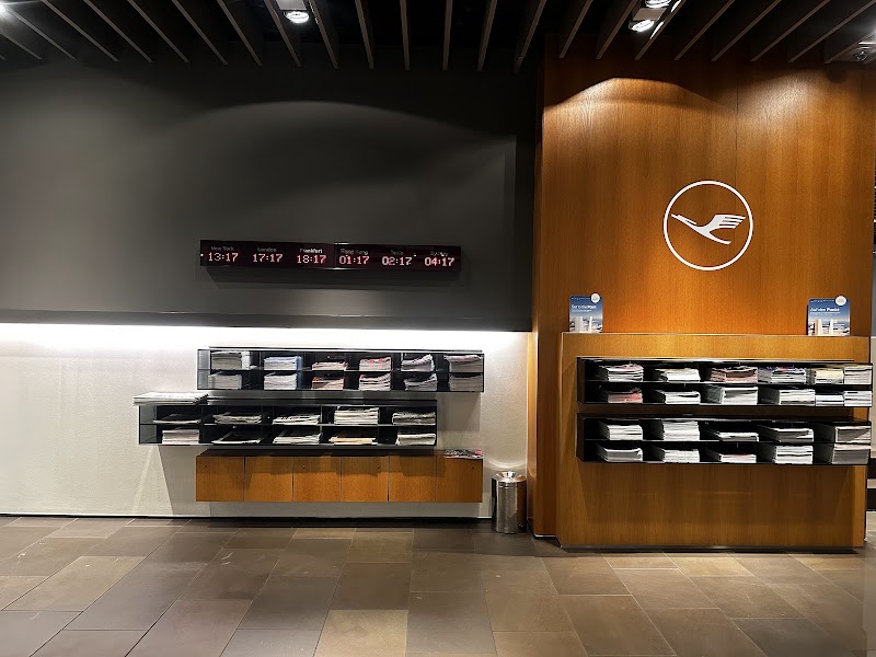 Lufthansa First Class Terminal - Lufthansa First Class Terminal Flughafen FFM 212, 60549 Frankfurt am Main-Frankfurt-Süd, Germany