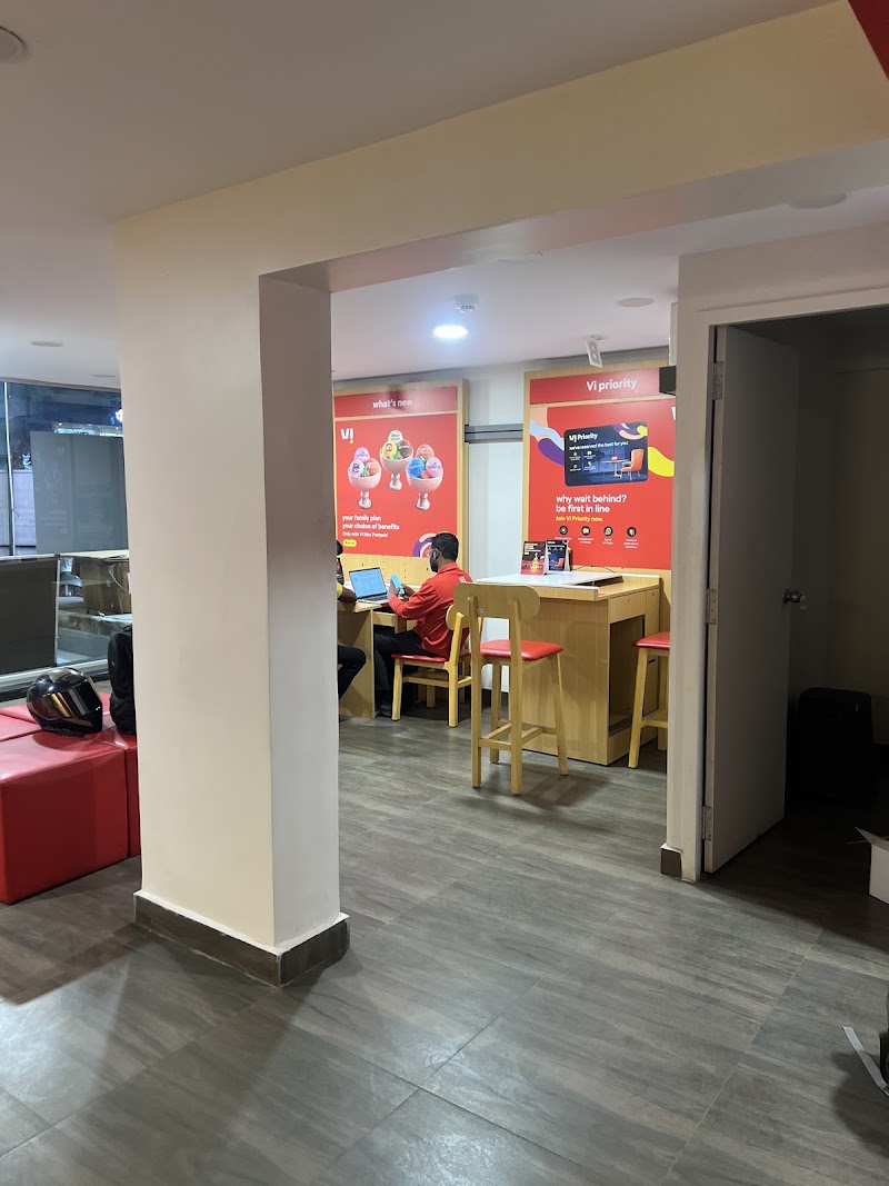 Vi - Vodafone Idea Store - Vi - Vodafone Idea Store, Shop No 3 & 4, Nandani tower, Plot No 516, Medical Chowk, Utantkhana Rd, Chandan Nagar, Nagpur, Maharashtra 440024, India