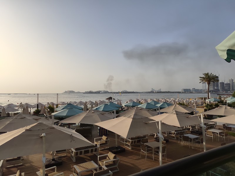 Wavebreaker Beachside Restaurant - Wavebreaker Beachside Restaurant Beach Level - Tower A - The Walk - مرسى دبي - دبي مارينا - دبي - United Arab Emirates
