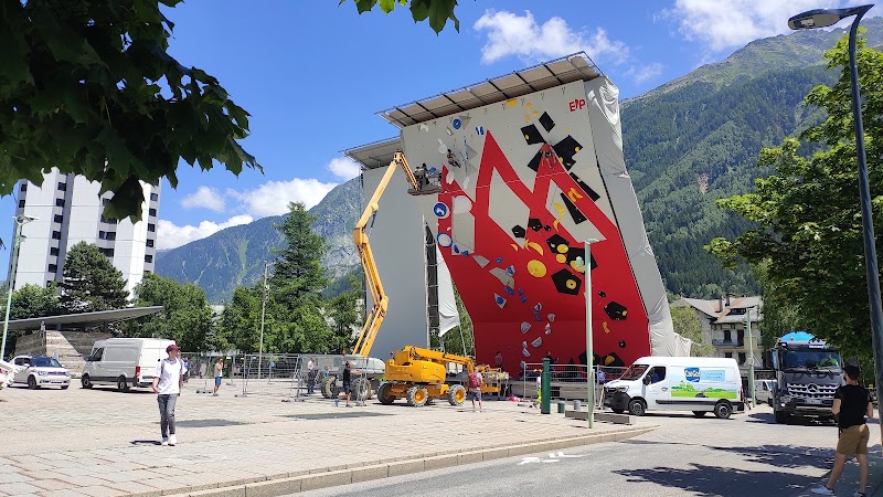 Parking Place du Mont-Blanc - Parking Place du Mont-Blanc, Pl. du Mont-Blanc, 74400 Chamonix-Mont-Blanc, France