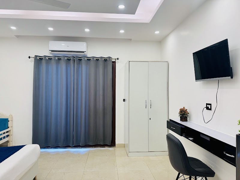 Comfort Plaza Hotel - Comfort Plaza Hotel 256/9, Main Road, Pocket 10B, Jasola Vihar, New Delhi, Delhi 110025, India