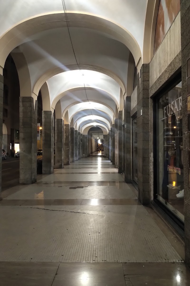 Giunti al Punto Librerie - Giunti al Punto Librerie, Via Grande, 102, 57100 Livorno LI, Italy