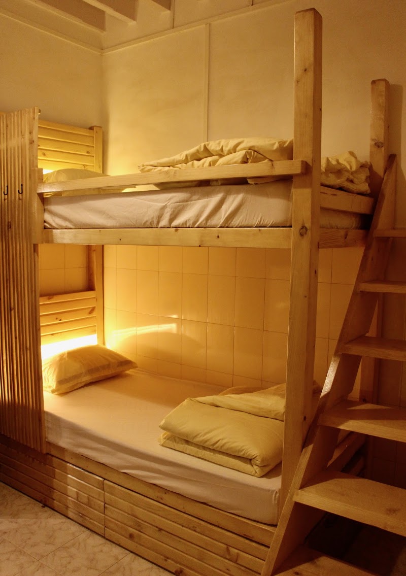 GoSolo Stays - GoSolo Stays Bungalow No. 48, Ground Floor, Khar, Chuim Village, Danda, Khar West, Mumbai, Maharashtra 400052, India