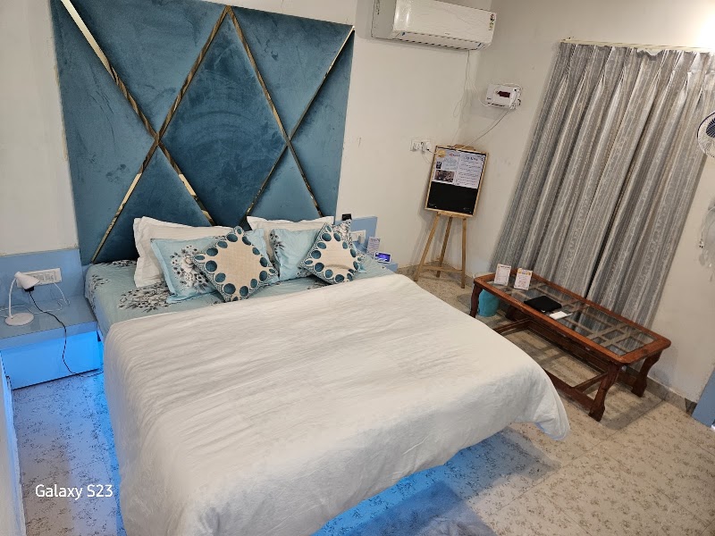 Hotel Sunset - Hotel Sunset Lakshmi Mandir Rd, Orchha, Madhya Pradesh 472246, India