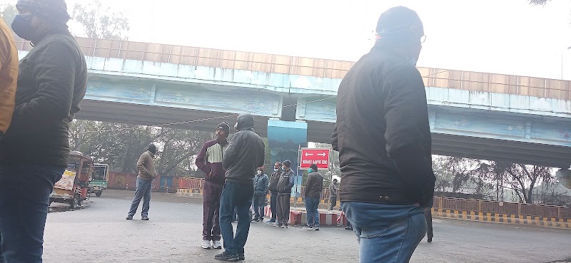 Army Truck Cariappa Gate - Army Truck Cariappa Gate CRX8+H47, Canton, Dhoomanganj, Prayagraj, Uttar Pradesh 211001, India