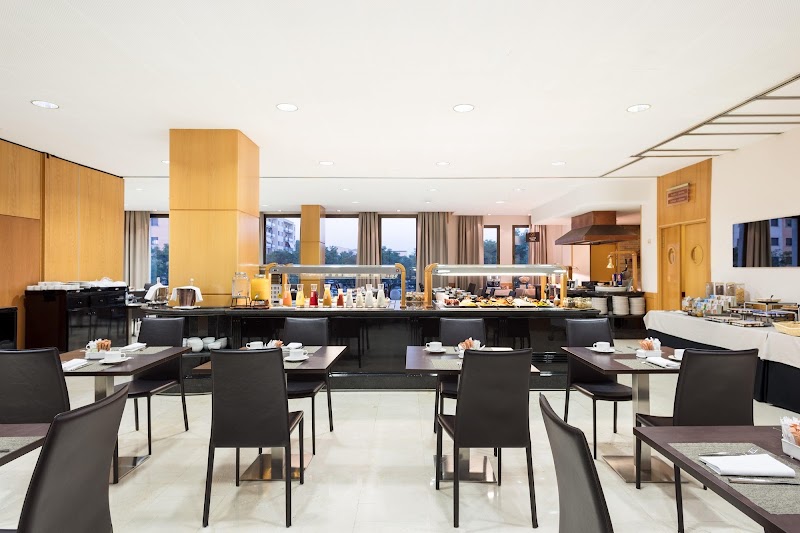 Best Western Premier CMC Girona - Best Western Premier CMC Girona Carrer Barcelona, 112, 17003 Girona, Spain