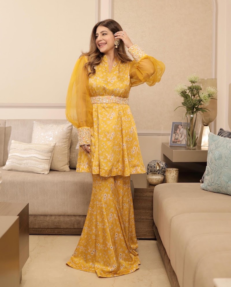 Surabhi Arya - Surabhi Arya 81P 2nd floor, metro station, H.N, near DLF Phase 1, Sector 28, Chakkarpur, Gurugram, Haryana 122002, India