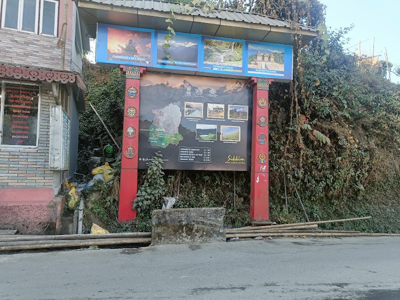 Zero Point Bongten Changey - Zero Point Bongten Changey, 75F6+HH8, Pelling - Dentam Rd, Sikkim 737113, India