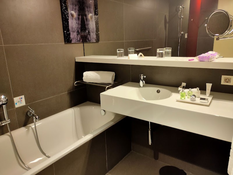 Hotel NH Collection Barcelona Constanza - Hotel NH Collection Barcelona Constanza Carrer de Déu i Mata, 69-99, Les Corts, 08029 Barcelona, Spain
