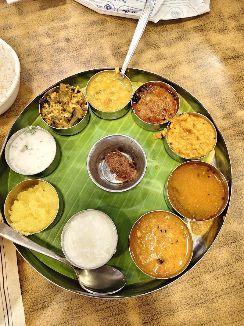 Saravana Bhavan - Saravana Bhavan 50, Janpath Rd, Atul Grove Road, Janpath, Connaught Place, New Delhi, Delhi 110001, India