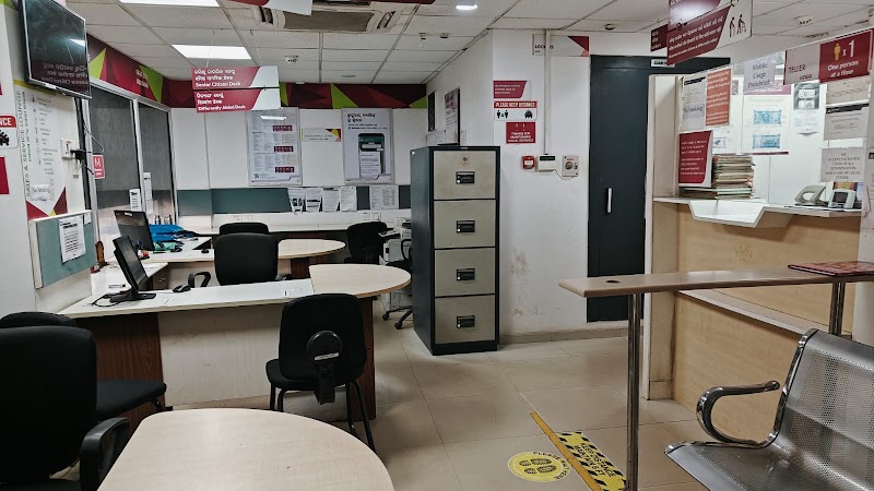 Axis Bank - Khariar road - Axis Bank - Khariar road, Ground Floor, Infront of, Leela Tower, Government Hospital, NH 353, Khariar Road, Baniyatora, Odisha 766104, India
