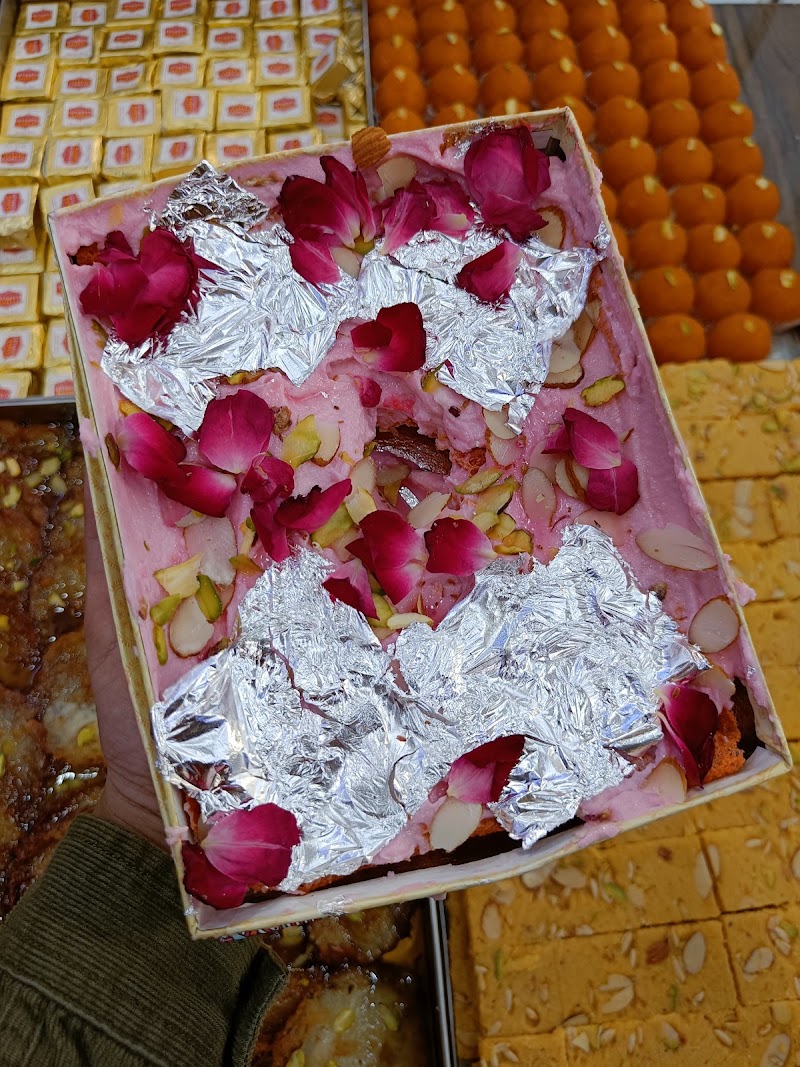 YATHARTH SWEETS - YATHARTH SWEETS 44, Zero Rd, Gosai Tola, Zero Road, Prayagraj, Uttar Pradesh 211003, India