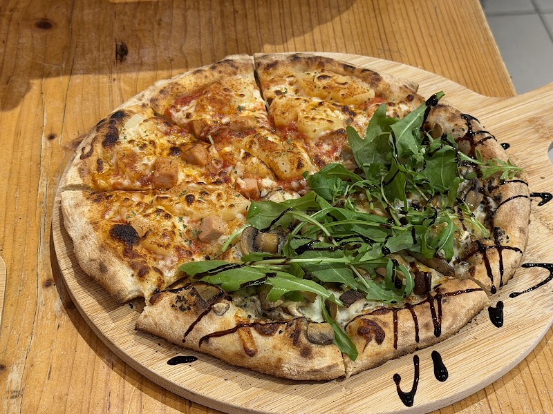 Mosu - Mosu No. 6號, Alley 7, Lane 156, Wuxing St, Jingqin Village, Xinyi District, Taipei City, Taiwan 110