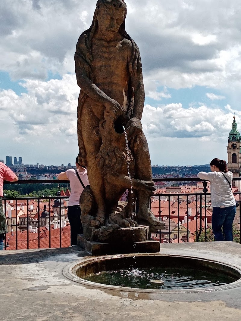 Paradise Garden - Paradise Garden, Zámecké schody, 118 00 Praha 1-Malá Strana, Czechia