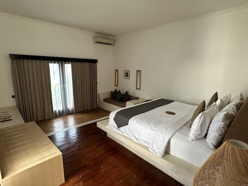 The Seminyak Suites Private Villas - The Seminyak Suites Private Villas Jl. Raya Seminyak No.17, Seminyak, Kec. Kuta, Kabupaten Badung, Bali 80361, Indonesia