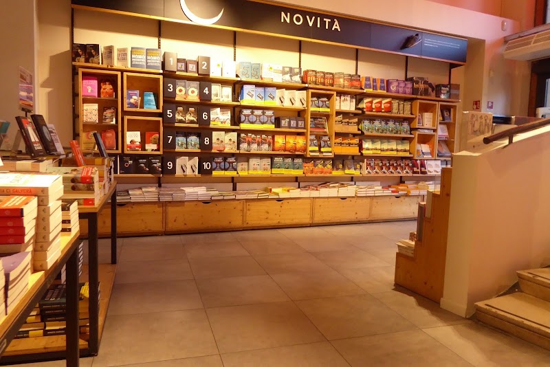 Feltrinelli Librerie - Feltrinelli Librerie, Piazza della Repùbblica, 26-27-28-29 R, 50123 Firenze FI, Italy
