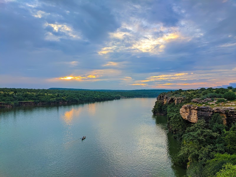 Sunset Point, Gandhisagar - Sunset Point, Gandhisagar, MH7M+3H3, Karanpura Block, Madhya Pradesh 458771, India