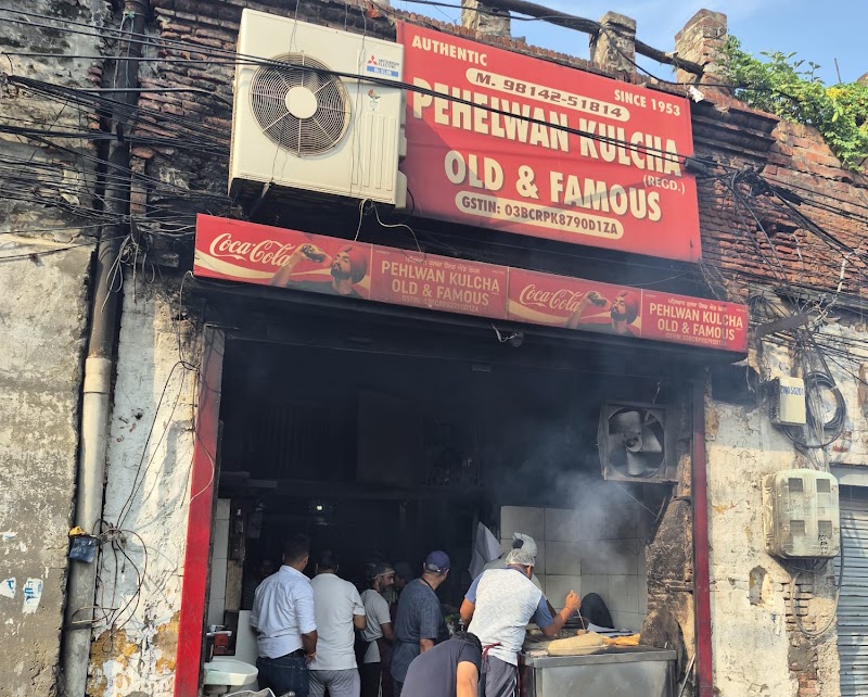 Pehalwan Kulcha - Pehalwan Kulcha Lakshmanser Rd, inside Chatiwind Gate Roundabout, near Isckon Temple, Nimak Mandi, Amritsar, Amritsar Cantt., Punjab 143006, India