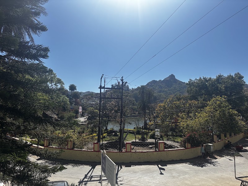 Crocodile Park - Crocodile Park HPV5+M56, Nakki Lake, Mount Abu, Rajasthan 307501, India