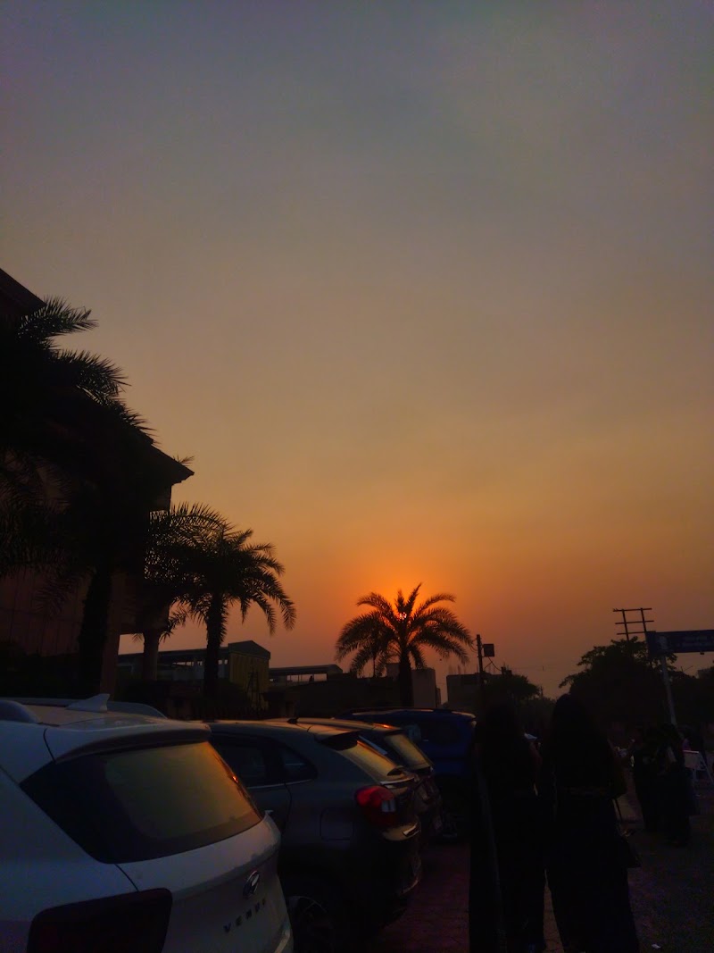 Sunset point - Sunset point 5VGR+77J, Mr4Extension Rd, Madhya Pradesh 482002, India