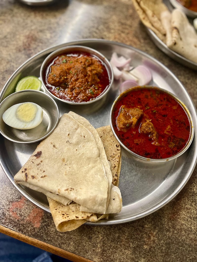 New V.N.A.Savji Family Restaurant - New V.N.A.Savji Family Restaurant 77/1Railway line's padmachandra building, Railway lines, Solapur, Maharashtra 413001, India