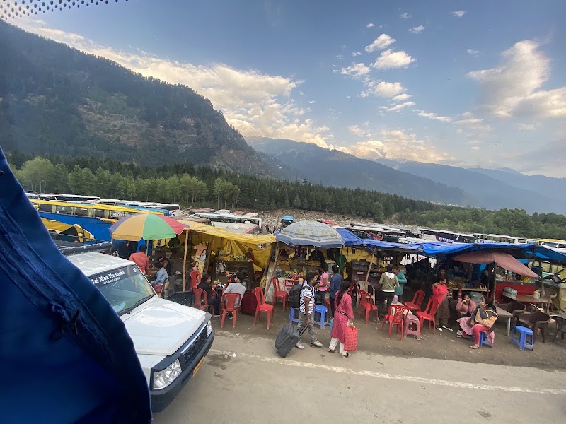 Manali Pvt Bus Stand - Manali Pvt Bus Stand, 65MQ+M74, NH 3, Dhungri Village, Manali, Nasogi, Himachal Pradesh 175131, India