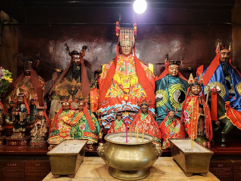 Man Mo Temple - Man Mo Temple Man Mo Temple, 124-130 Hollywood Rd, Sheung Wan, Hong Kong