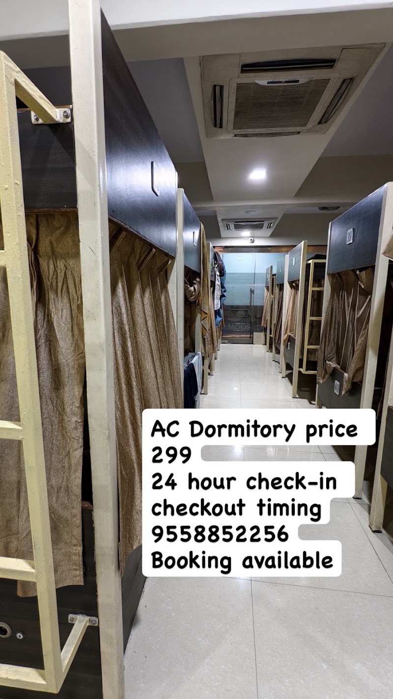 Hotel Relax AC Dormitory - Hotel Relax AC Dormitory, 2nd floor, Jasvant Chambers, near Sidi Saiyyed Ni Jali, Old City, Lal Darwaja, Ahmedabad, Gujarat 380001, India