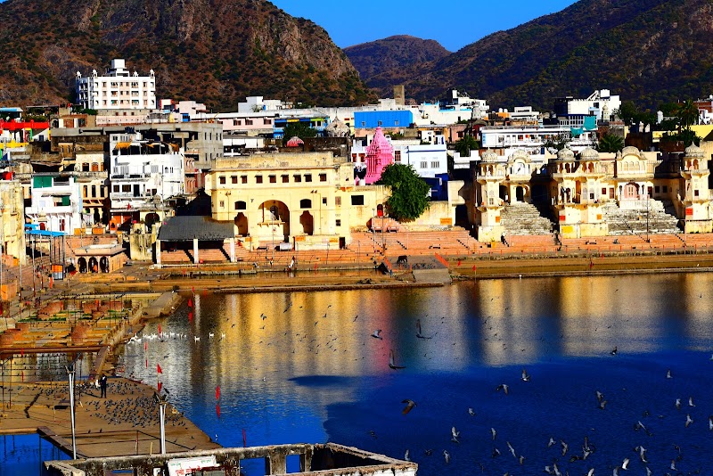 Varah Ghat - Varah Ghat, FHQ4+V8X, Choti Basti, Pushkar, Rajasthan 305022, India