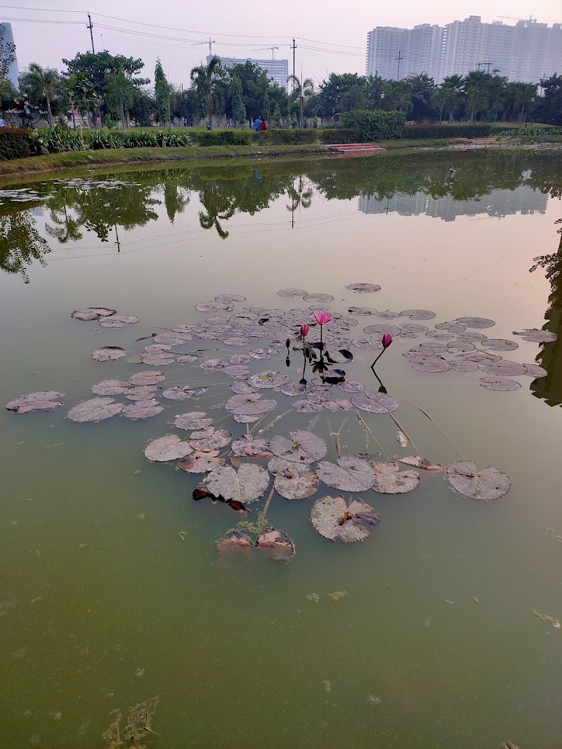 Lake View Park - Lake View Park Gaur City 1, Sector 4, Greater Noida, Ghaziabad, Uttar Pradesh 201016, India