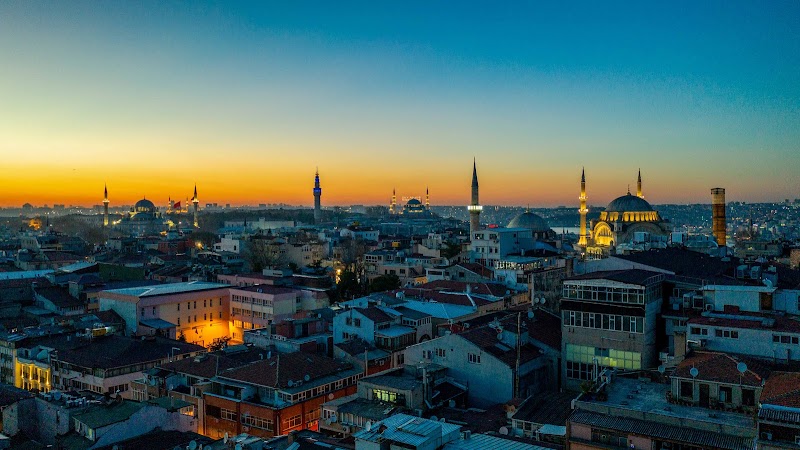 Golden Crown Hotel - Golden Crown Hotel, Binbirdirek, Piyer Loti Cd. Çemberlitaş No : 10, 34490 Fatih/İstanbul, Türkiye