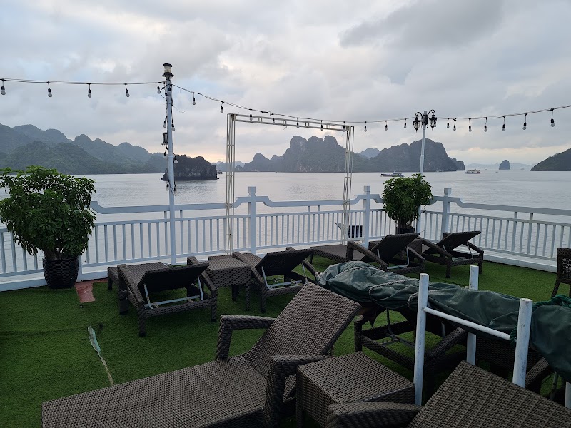 Lux Cruises Lounge - Lux Cruises Lounge, Tuan Chau, Quang Ninh, Vietnam