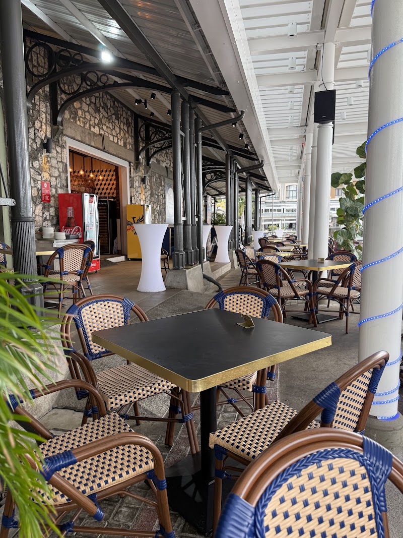 Riva Waterfront Restaurant & Lounge