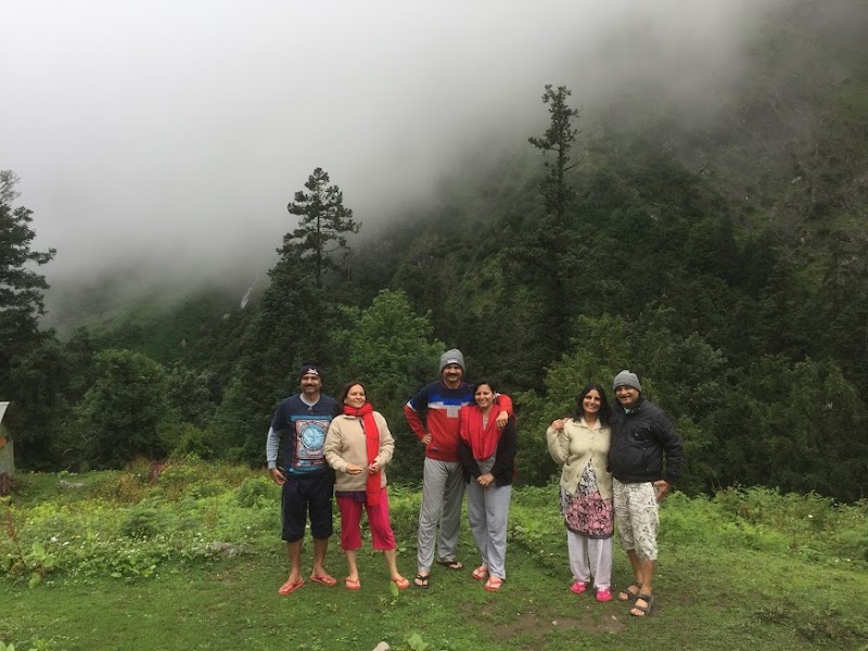 Blue Poppy Swiss Cottage camps - Blue Poppy Swiss Cottage camps Helipad Ground, Ghangaria, Uttarakhand 246443, India