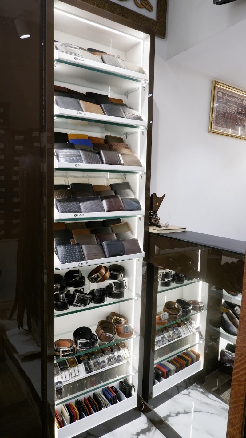 BATUM SHOES - BATUM SHOES SHOPNO-4, TAYEB MANZIL, Shri Mumba Devi (Mumba Aai) Temple Mumbai, 288, Yusuf Meher Ali Rd, Mumbadevi Area, Bhuleshwar, Mumbai, Maharashtra 400003, India