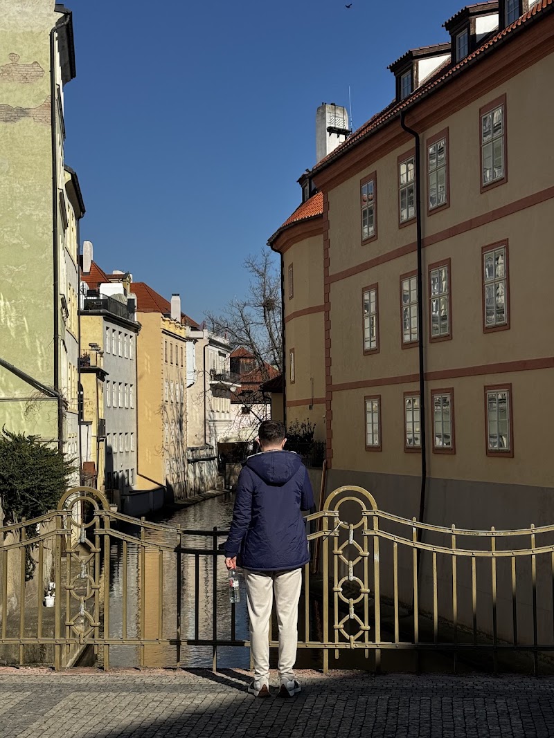 Socha svatého Filipa Benicia - Socha svatého Filipa Benicia, Karlův most, 110 00 Praha 1-Malá Strana, Czechia
