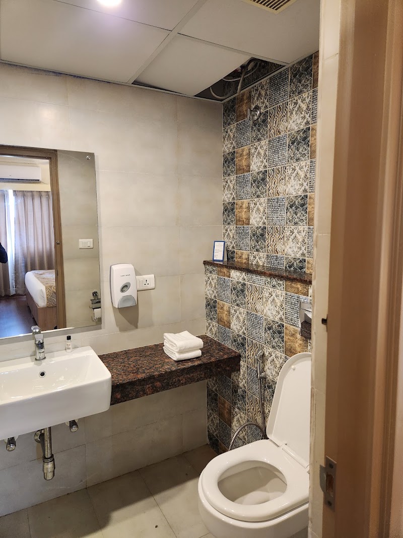 Starlit Suites Tirupati - Starlit Suites Tirupati Temple Town, Saamavaayi Rd, behind Sree Convention Centre, off Renigunta Road, Maargamu, Kothapalli, Tirupati, Andhra Pradesh 517501, India