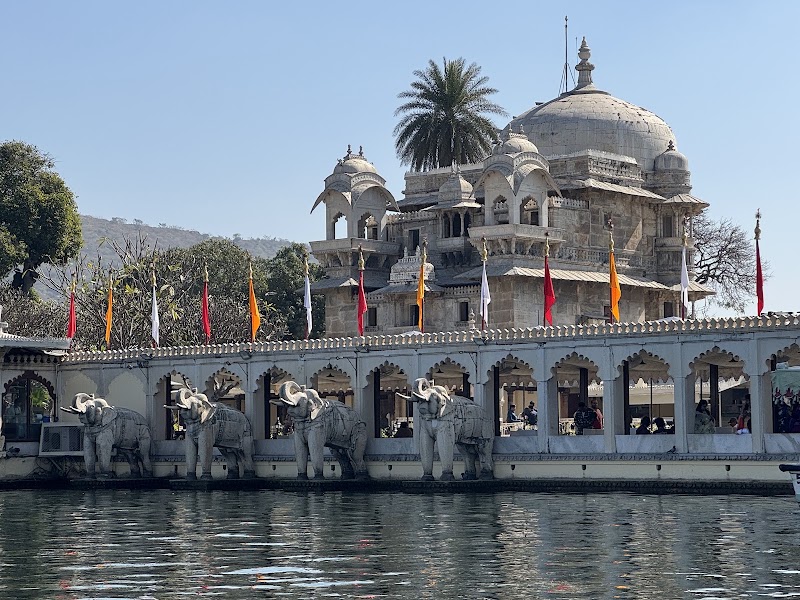 Pichola Lake, Udaipur - Pichola Lake, Udaipur HMCM+Q98, Pichola, Udaipur, Rajasthan 313004, India