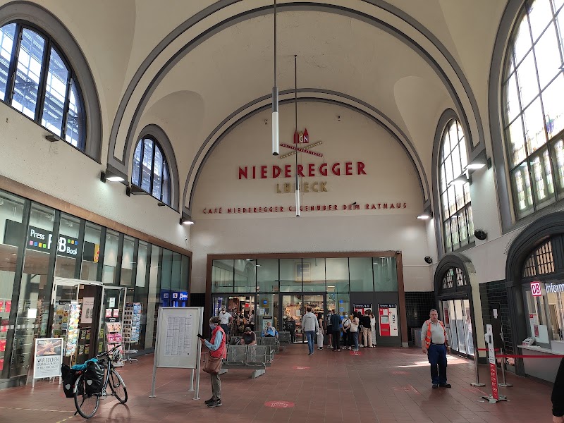 Lübeck Hauptbahnhof - Lübeck Hauptbahnhof, Am Bahnhof 4, 23558 Lübeck, Germany