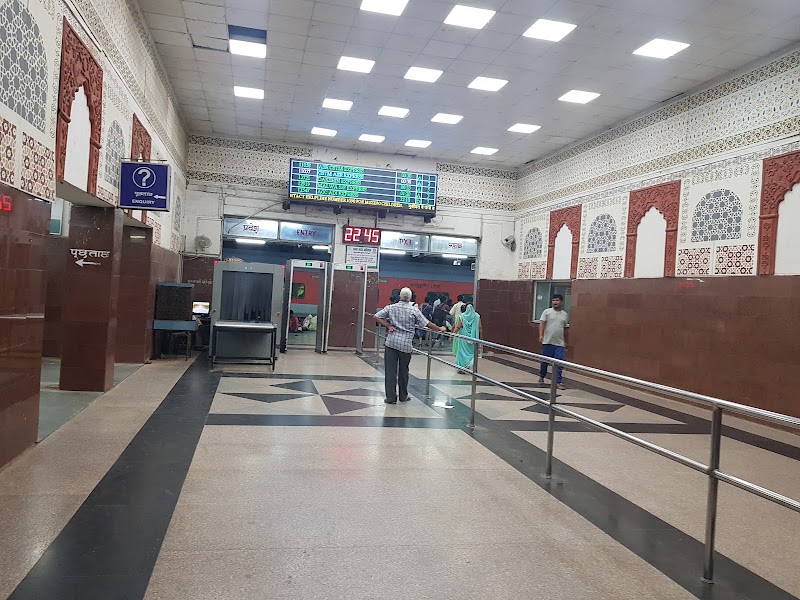 Agra Cantt - Agra Cantt, Siroli Rd, Agra Cantt, Idgah Colony, Dhanauli, Agra, Uttar Pradesh 282001, India