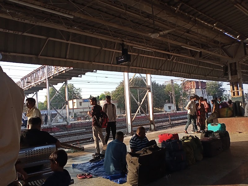 Gwalior Junction Platform Footover Bridge - Gwalior Junction Platform Footover Bridge, 658M+V57, Railway Colony, LNUP E, LNUPE Campus, Thatipur, Gwalior, Madhya Pradesh 474002, India