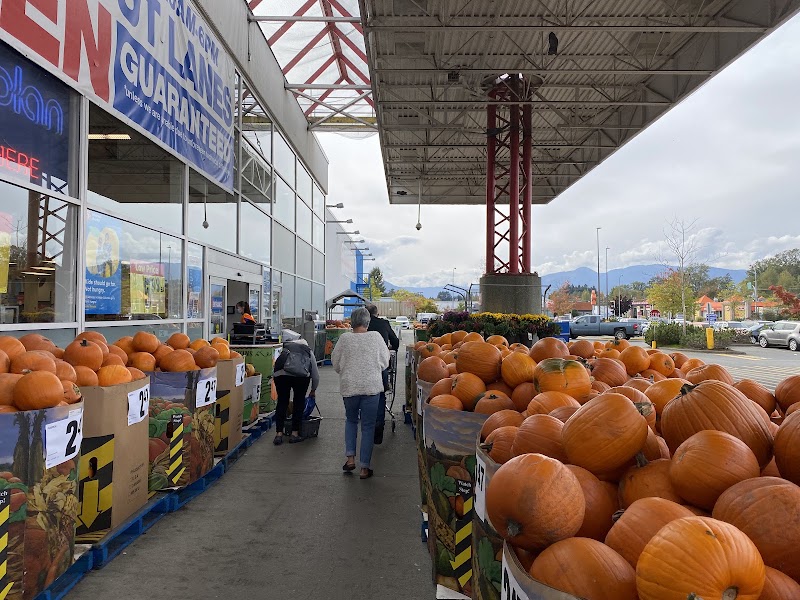 Real Canadian Superstore Ryan Road - Real Canadian Superstore Ryan Road 757 Ryan Rd, Courtenay, BC V9N 3P9, Canada