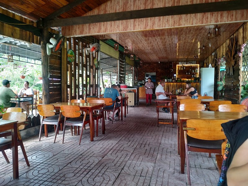 Wood House Family Restaurant - Wood House Family Restaurant Tổ 5 Đường Dinh Bà, Ông Lang, Phú Quốc, An Giang, Vietnam