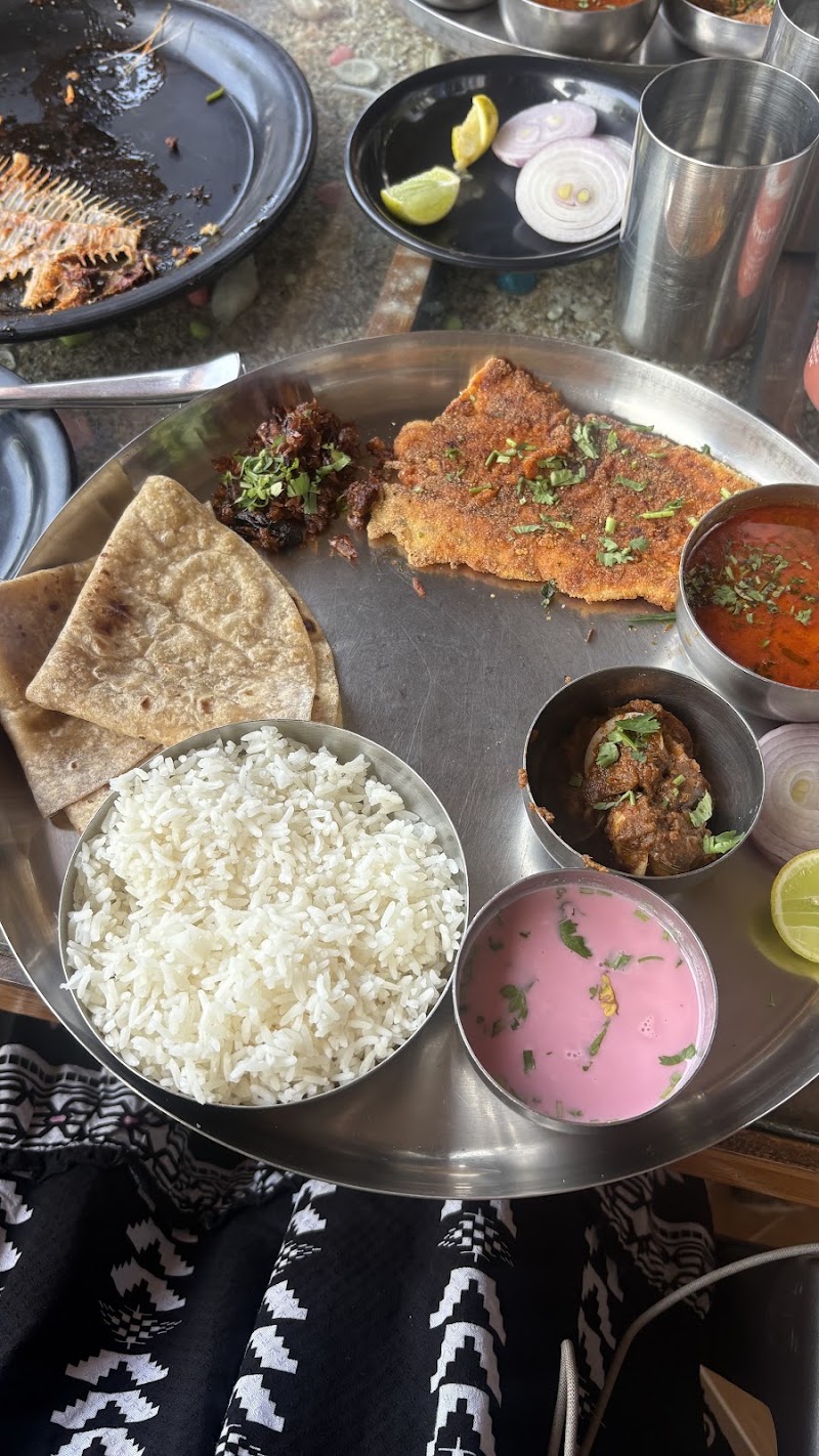 Shreyas Dining - Shreyas Dining B, Kothewada, Plot no. 2015, Chivla Beach Rd, Malvan, Maharashtra 416606, India